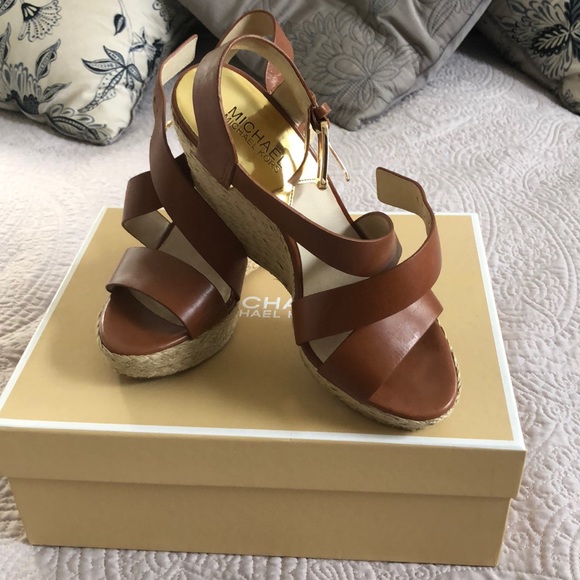 Micheal Kors wedge sandals - Picture 1 of 4